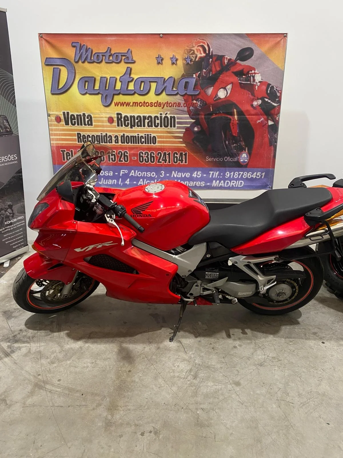 VFR800 09.jpeg