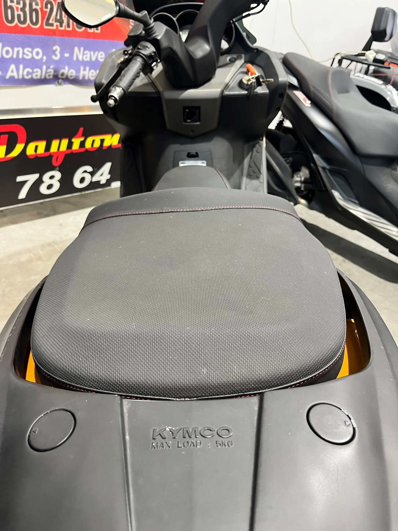 Kymco Superdink 125 04.jpeg