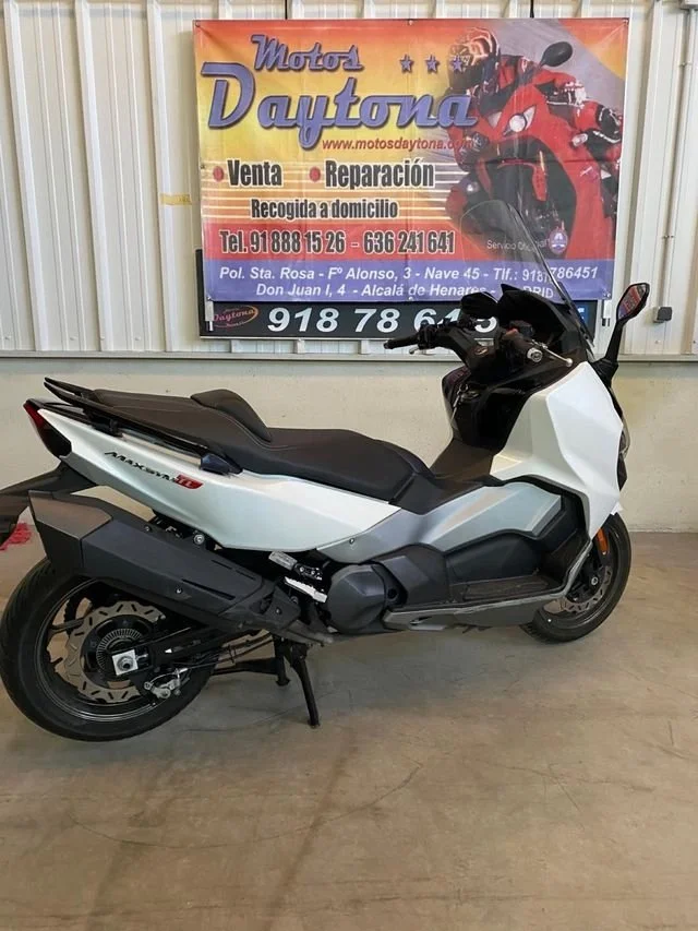 SYM 500 TL 04.jpg