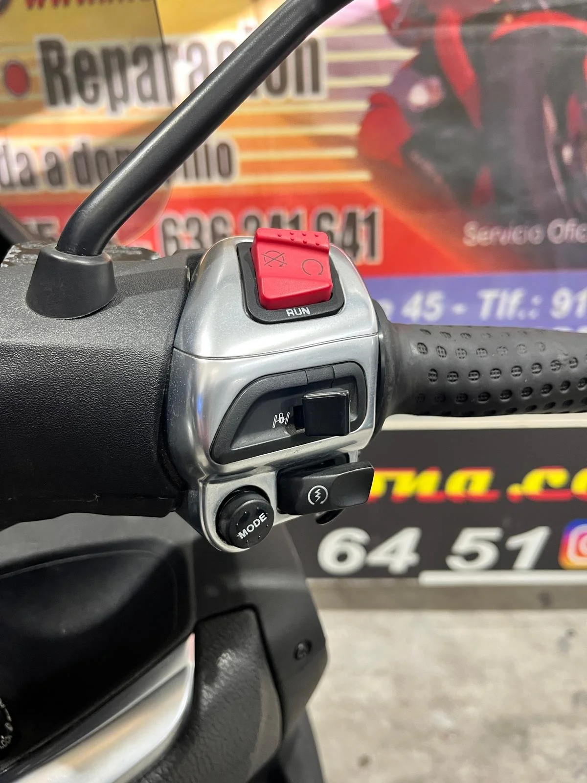 MP3 500 Sport ABS 02.jpeg