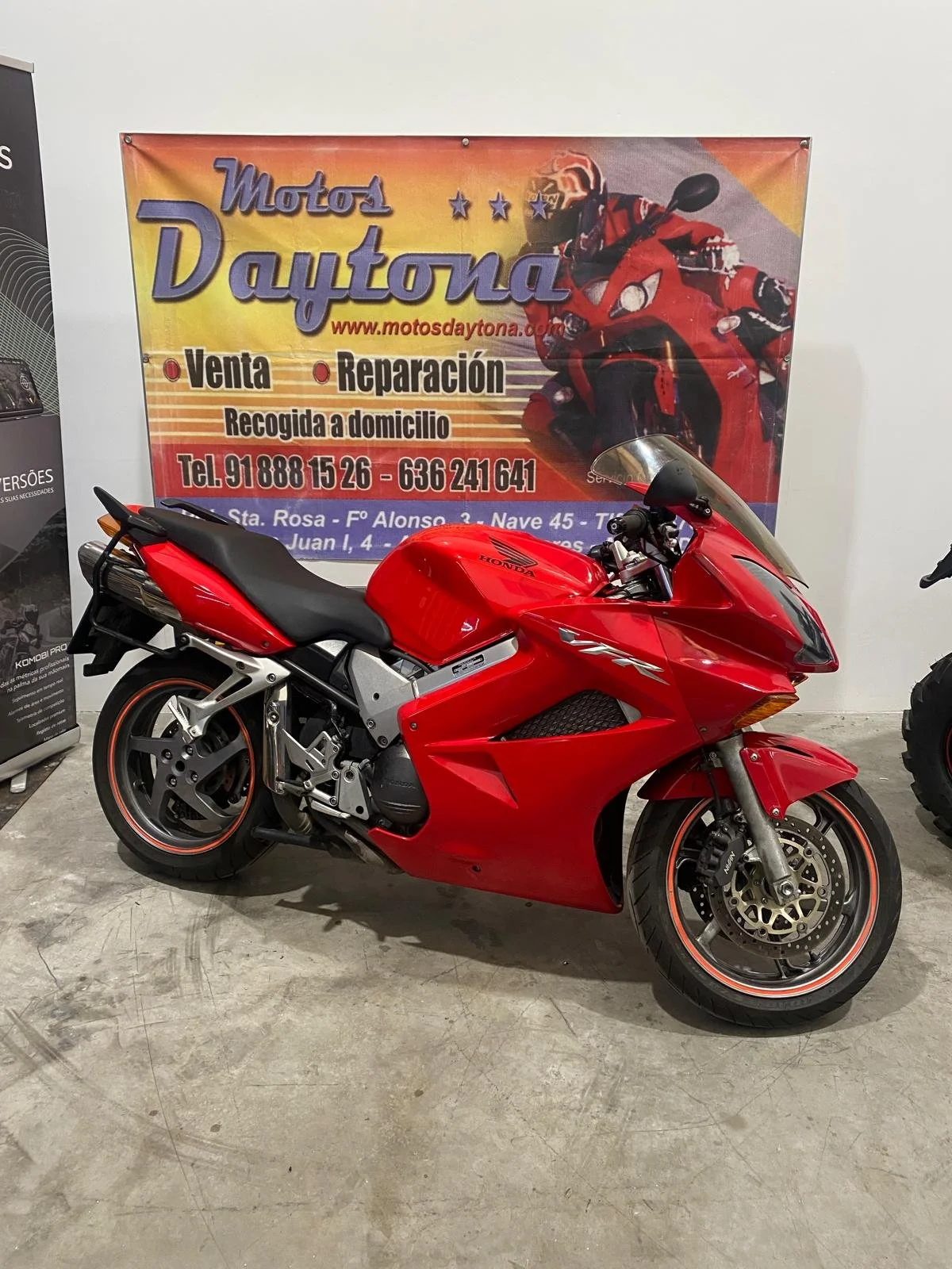 VFR800 05.jpeg