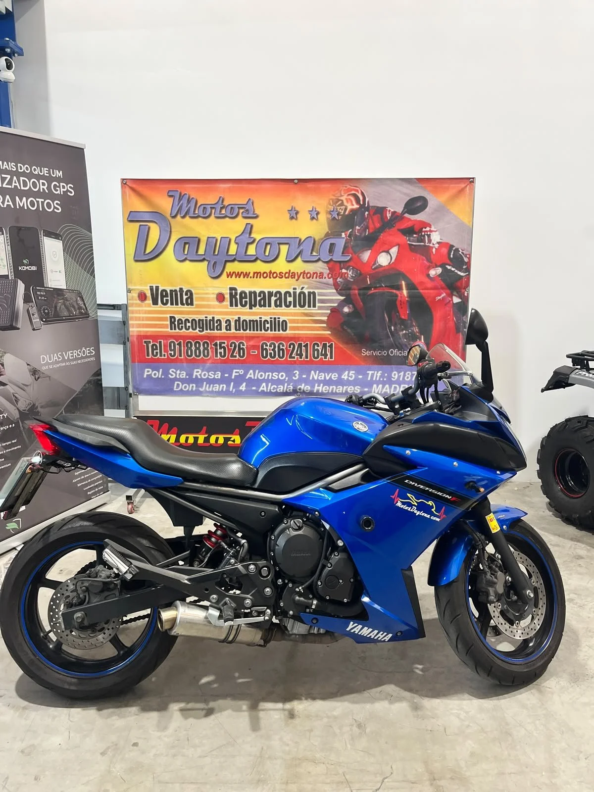 Yamaha XJ6 año 2010 azul 2261 GTL 03.jpeg