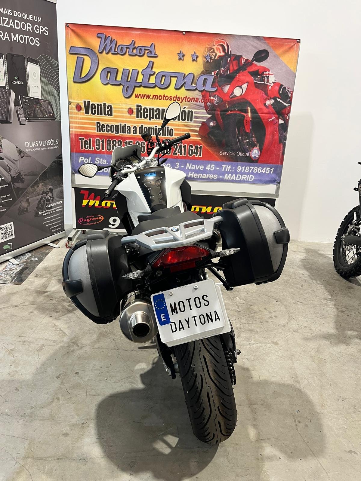 F800R 03.jpeg