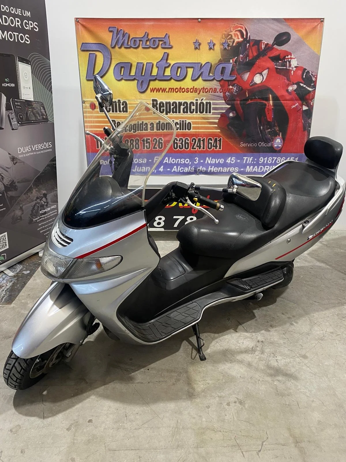 Burgman 400 02.jpeg