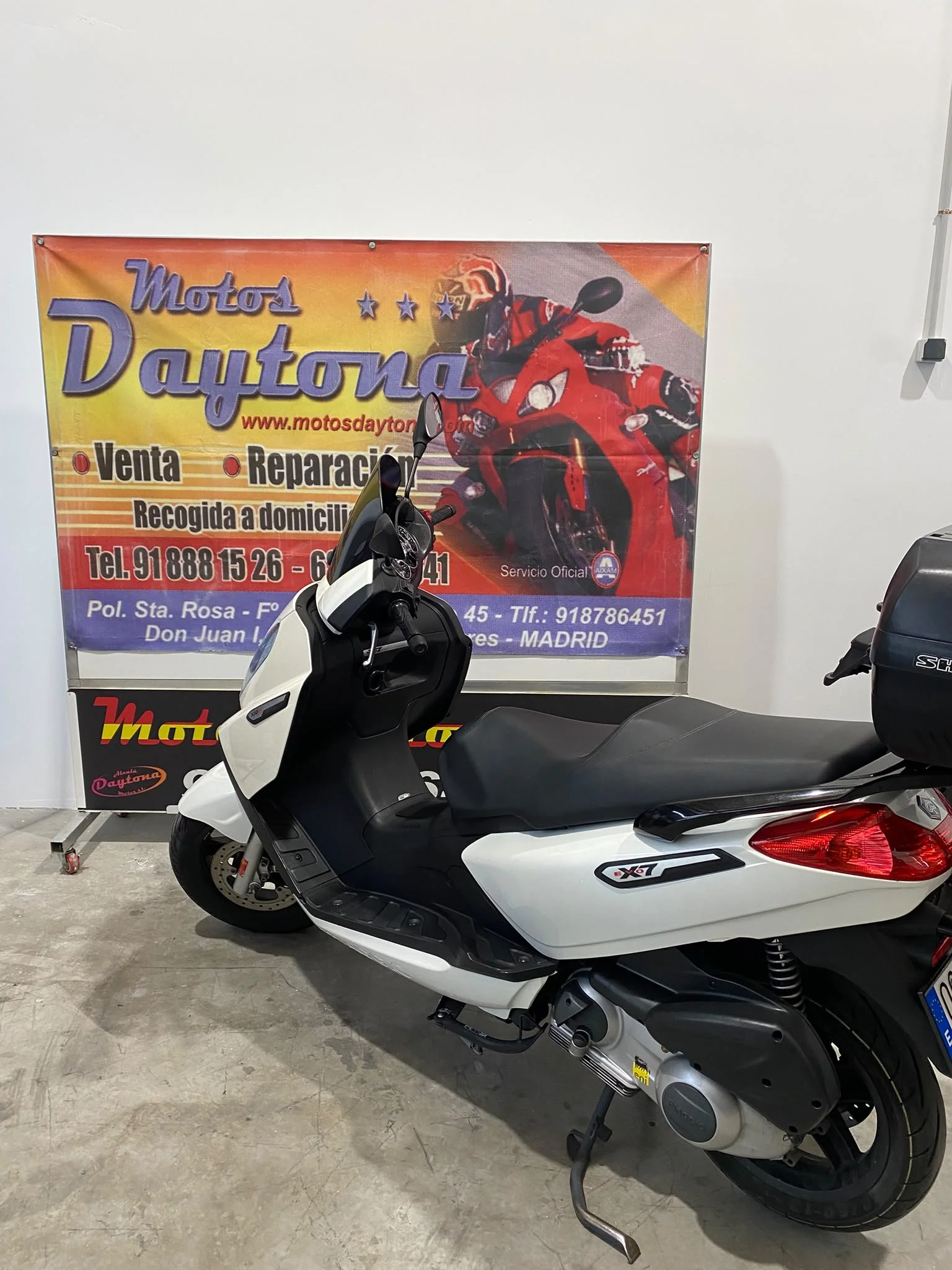 Piaggio 300 x7 07.jpeg