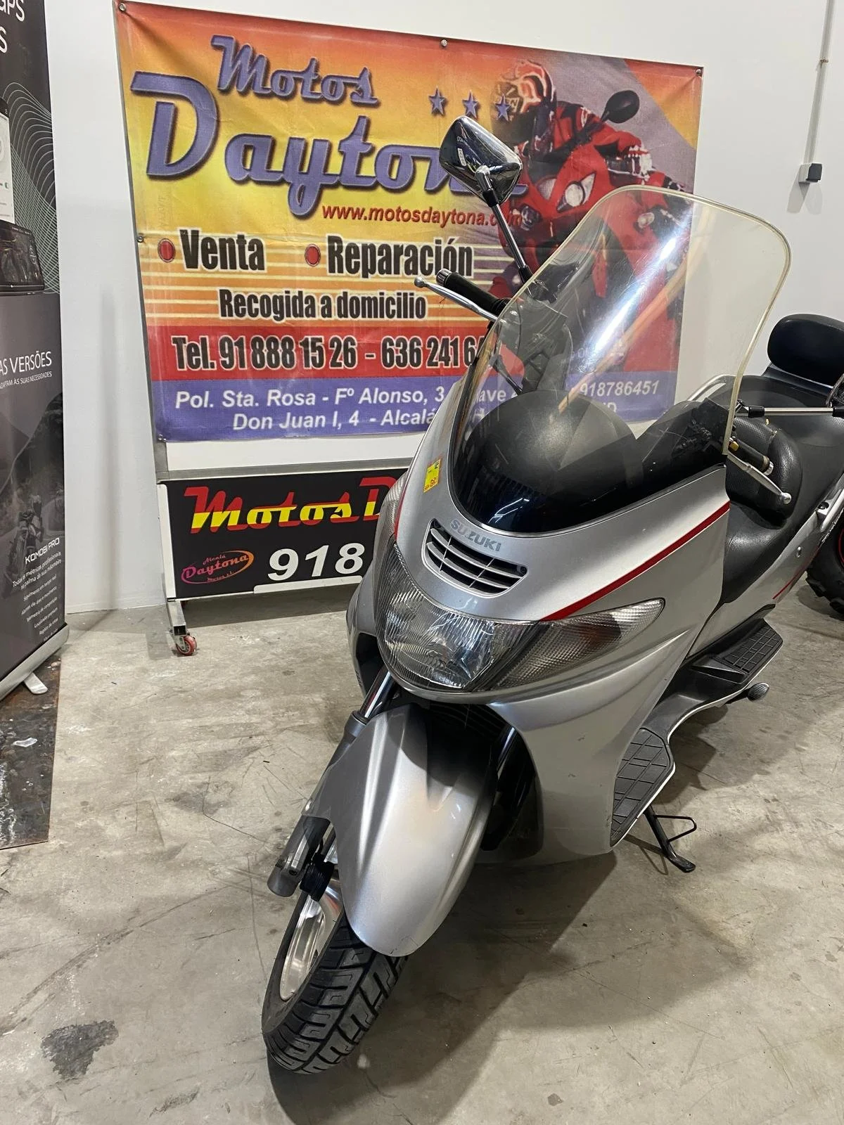 Burgman 400 03.jpeg