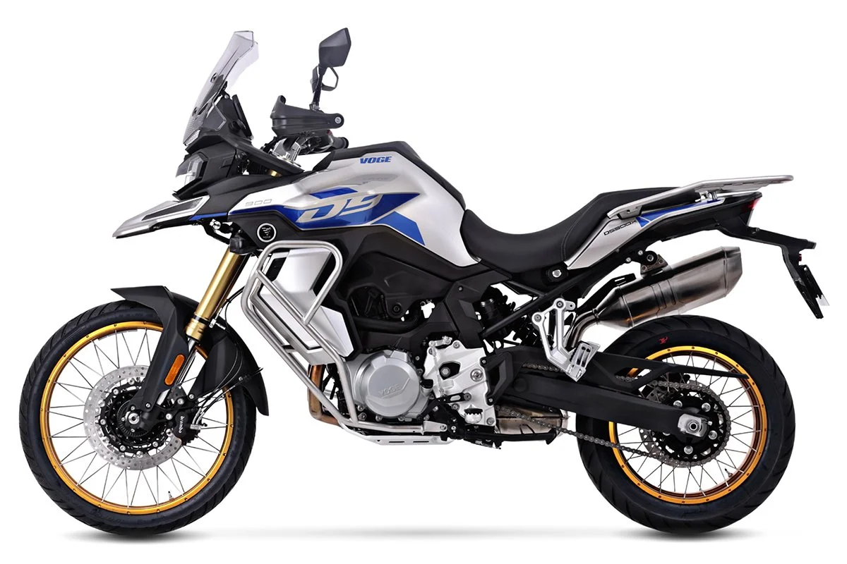 Voge-900-DSX-azul-7.jpg