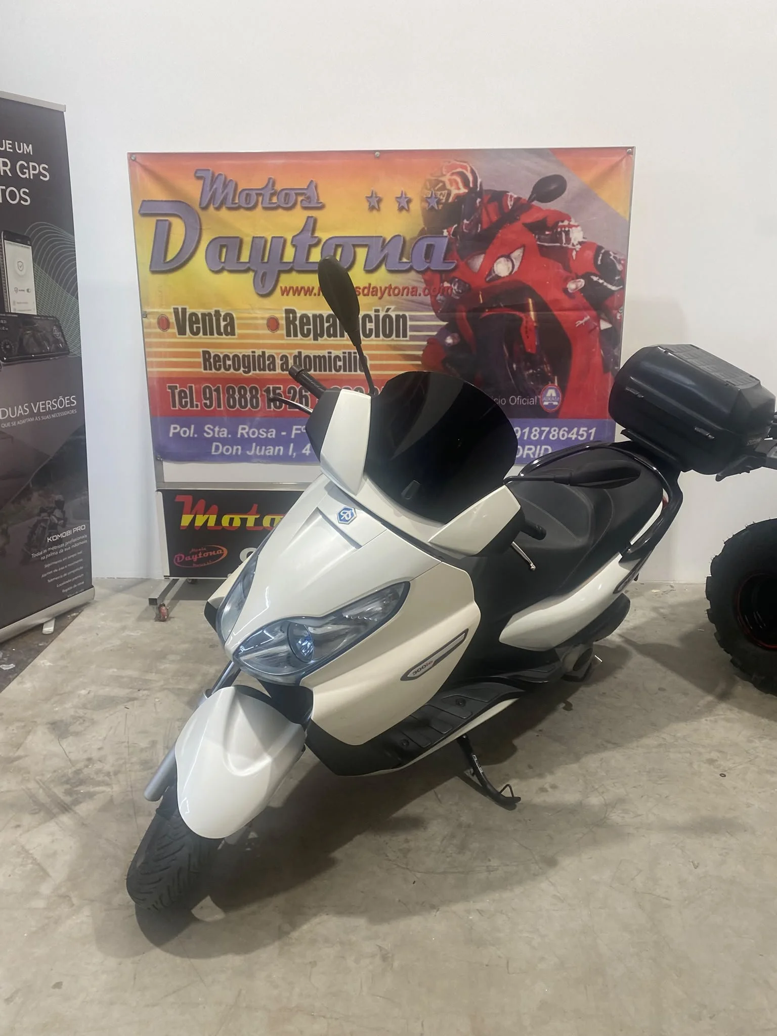 Piaggio 300 x7 11.jpeg