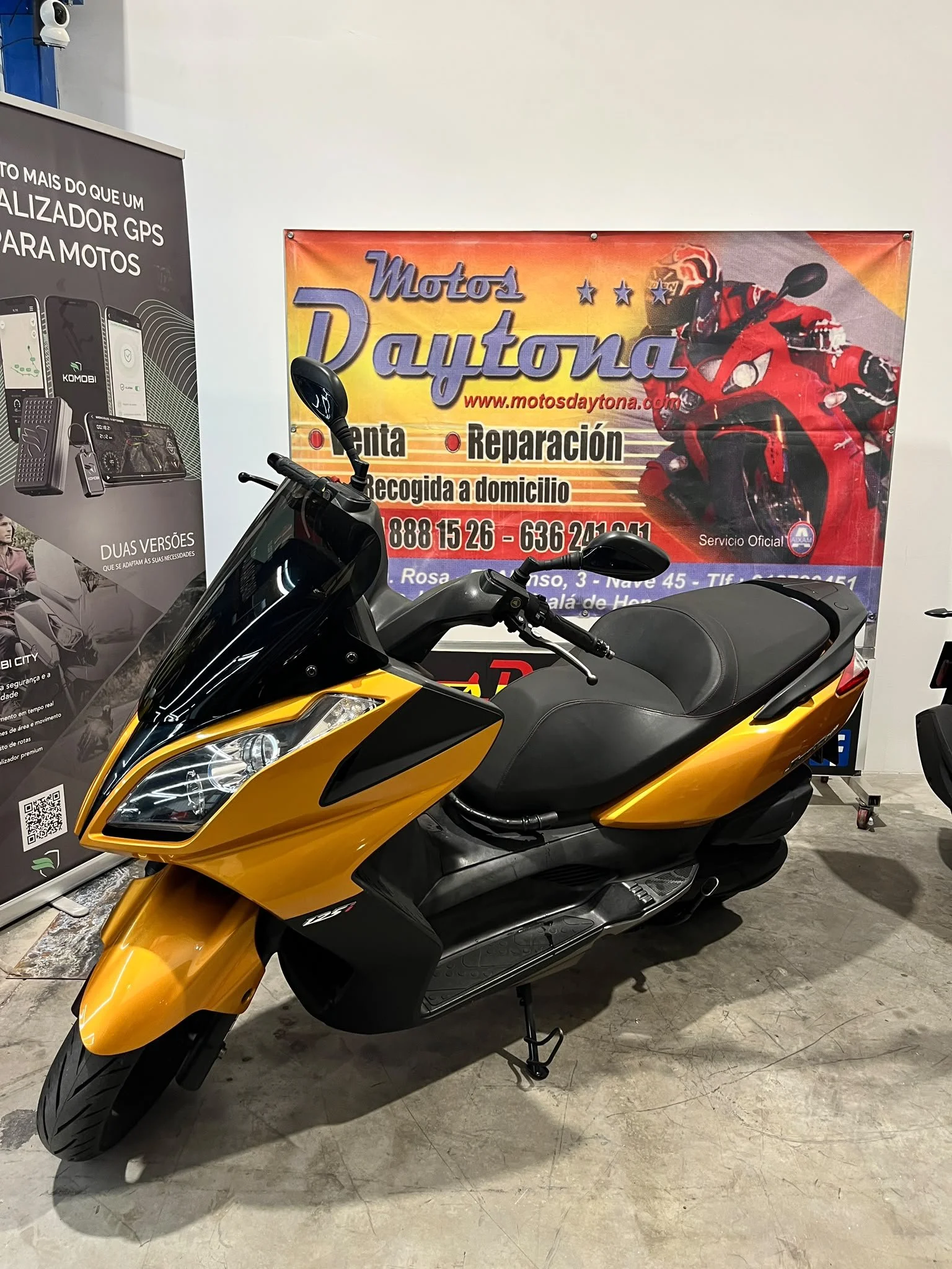 Kymco Superdink 125 01.jpeg