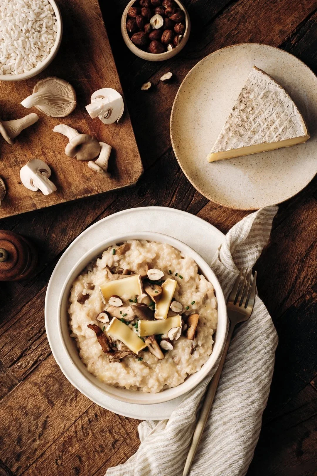 Photographie culinaire hivernale Saint-Nectaire AOP, ambiance chaleureuse, studio Pau