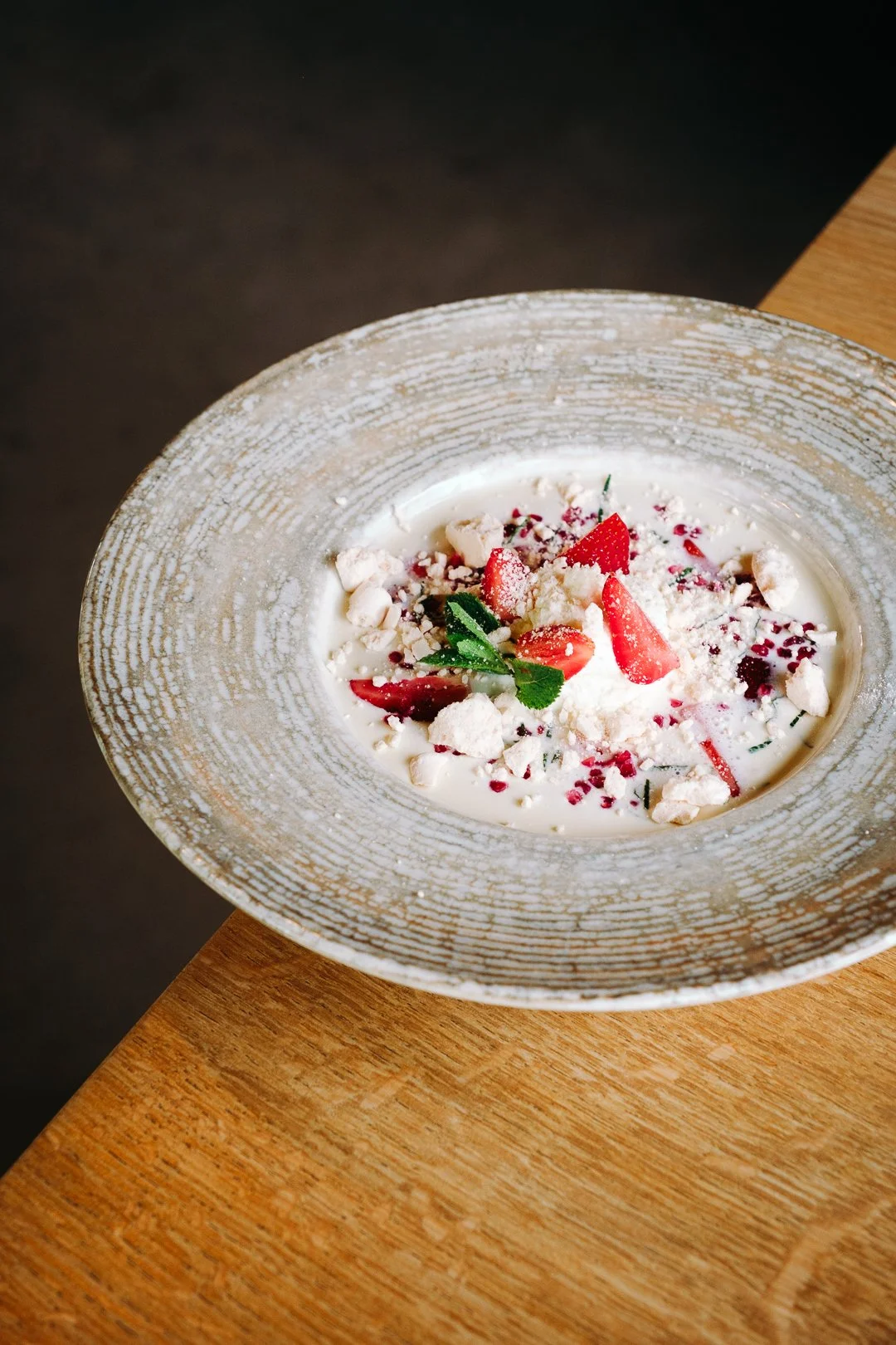 Visuel de marque pour El Nido, photographie de gastronomie haut de gamme et sobre