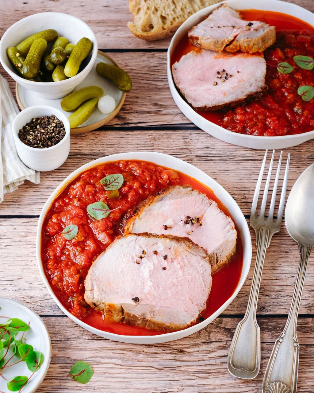 Détail d'un plat du terroir sublimé par un éclairage flash professionnel
