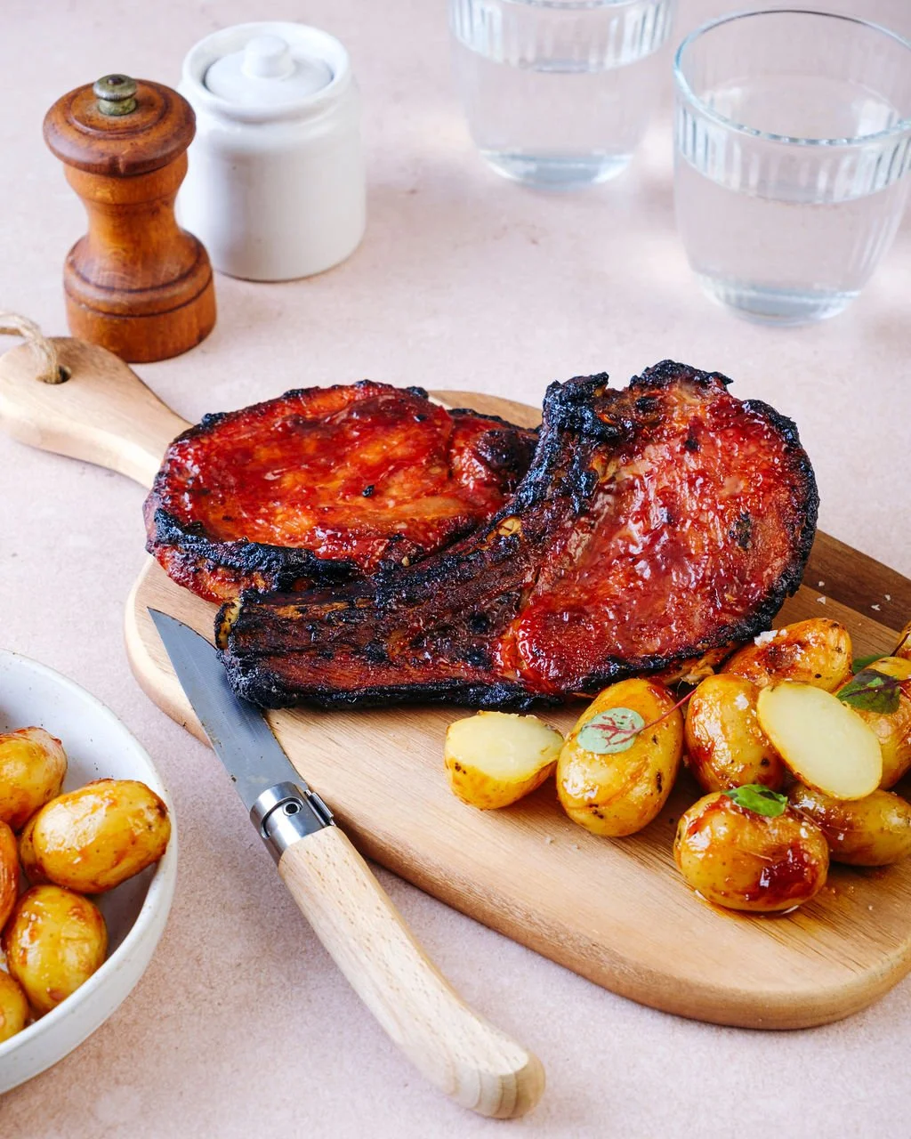 Visuel publicitaire pour l'IGP Porc du Sud-Ouest, stylisme et DA par La Cerise