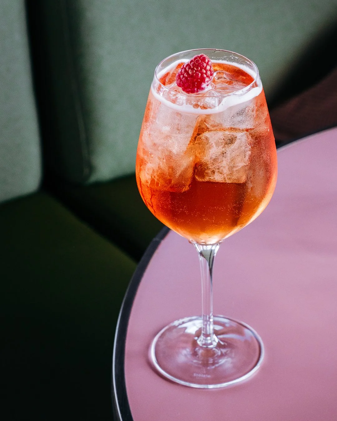 Détail d'un cocktail fruité créé par Pierre Munier pour la gamme Chambre d'Amour de Lionel Osmin