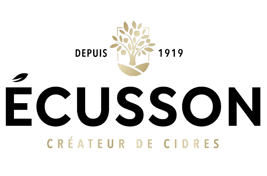 Logo de la marque Écusson, créée en 1919, avec un arbre stylisé doré et le texte 'Depuis 1919, Créateur de Cidres'.