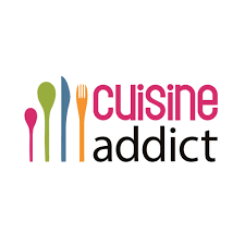 Logo avec des couverts colorés et le texte "cuisine addict".