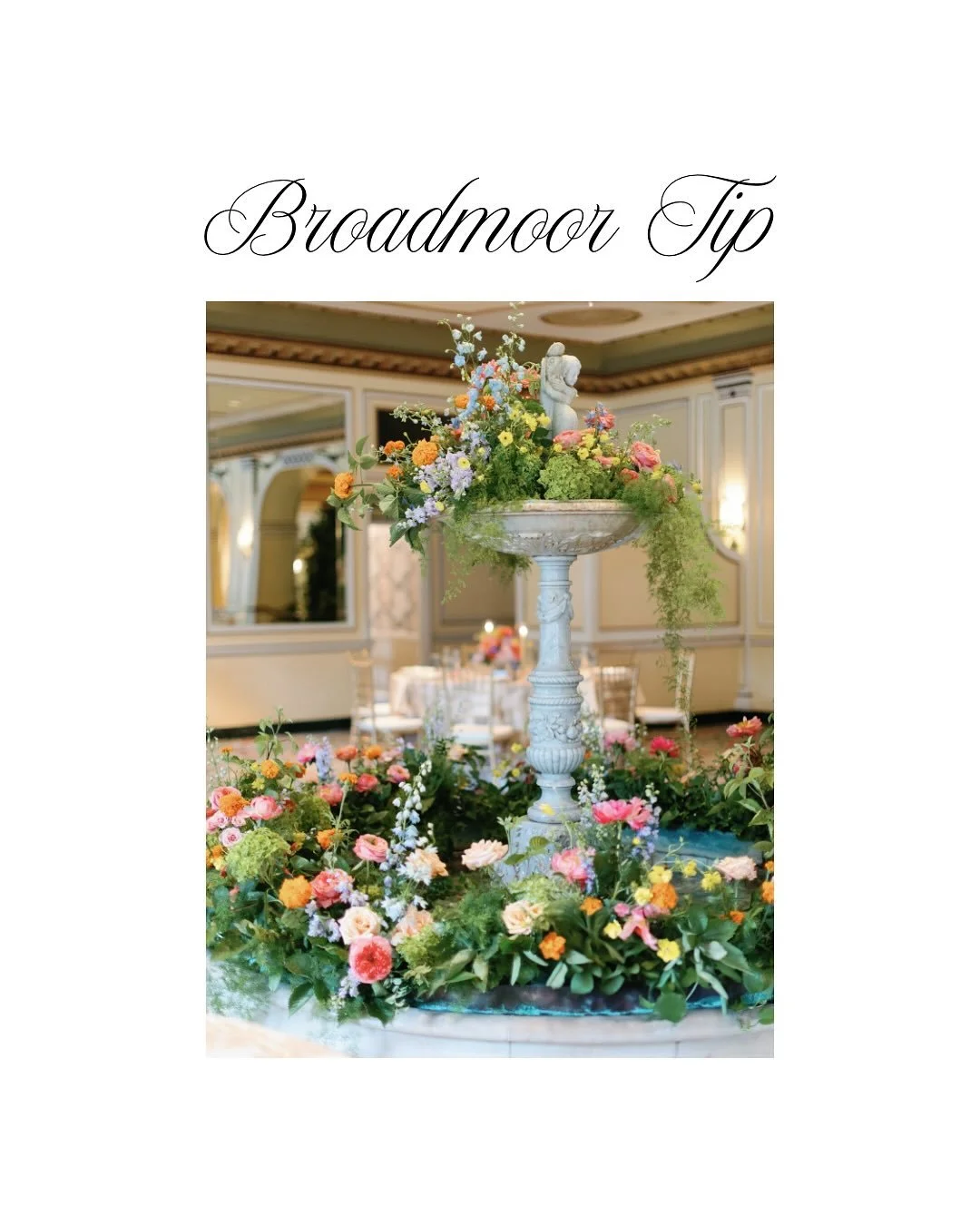 Having your @thebroadmoor reception in Lake Terrace Dining Room? 

The fountain in the attached room looks like *perfection* decked out with flowers.

This room can feel like an afterthought if most of your decor is placed in the main dining space. F