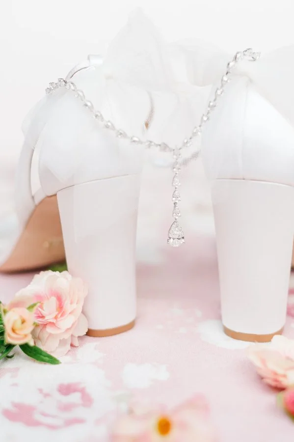 Bridal shoes with pink flowers