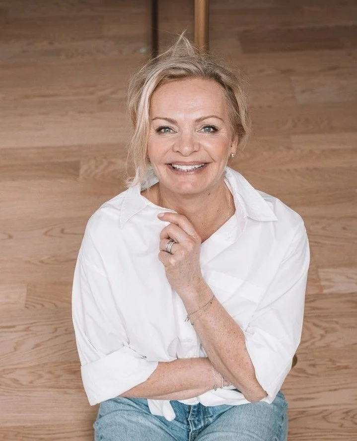 Anna jobbade som modell som unge, sen h&auml;nde livet henne med man, barn, jobb, ja du vet...⁠
Sedan 2022 har hon varit modell hos @golden_age_models och &auml;r i final i @topmodel.co.uk f&ouml;r 4:e &aring;ret i rad! ⁠
⁠
F&ouml;lj Next Golden Age 