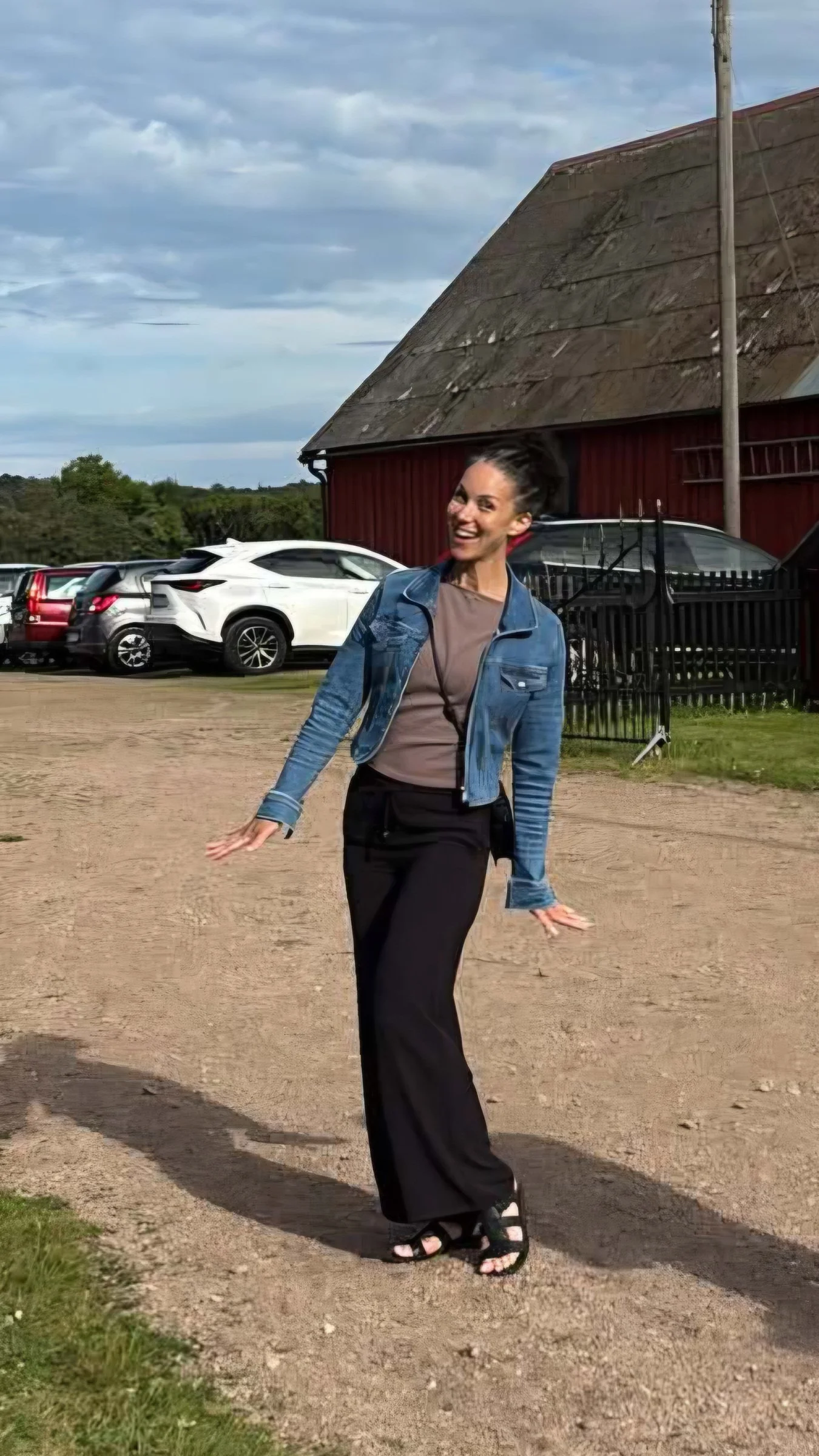 02_Ronya helkropp.jpg