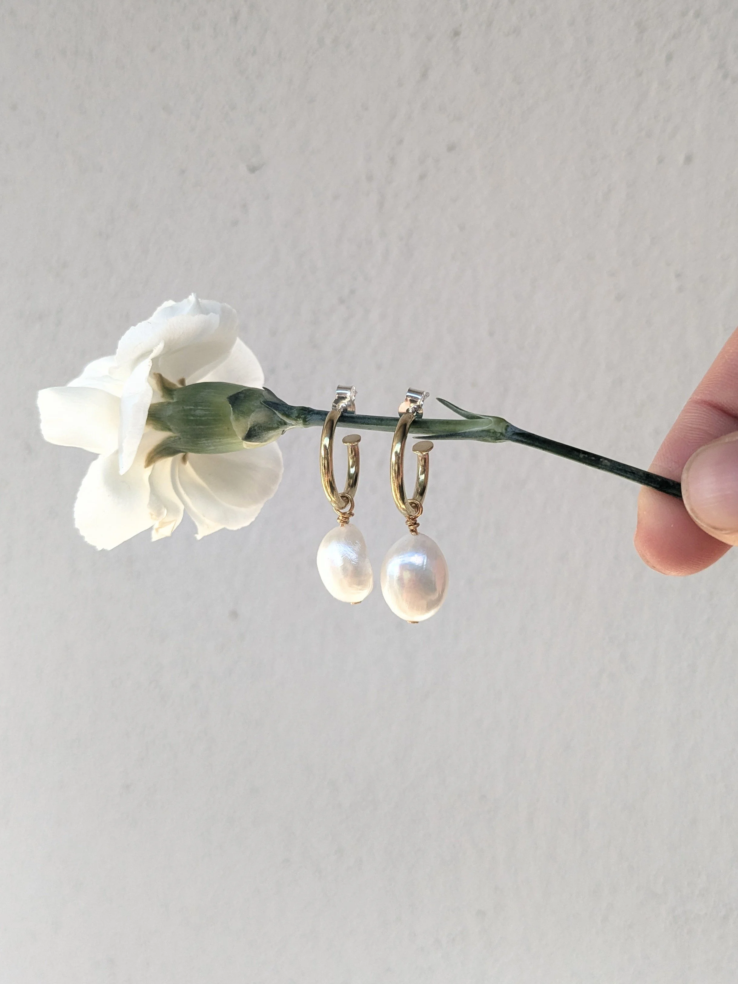 freshwater_pearl_brass_hoops_2_KH.jpg