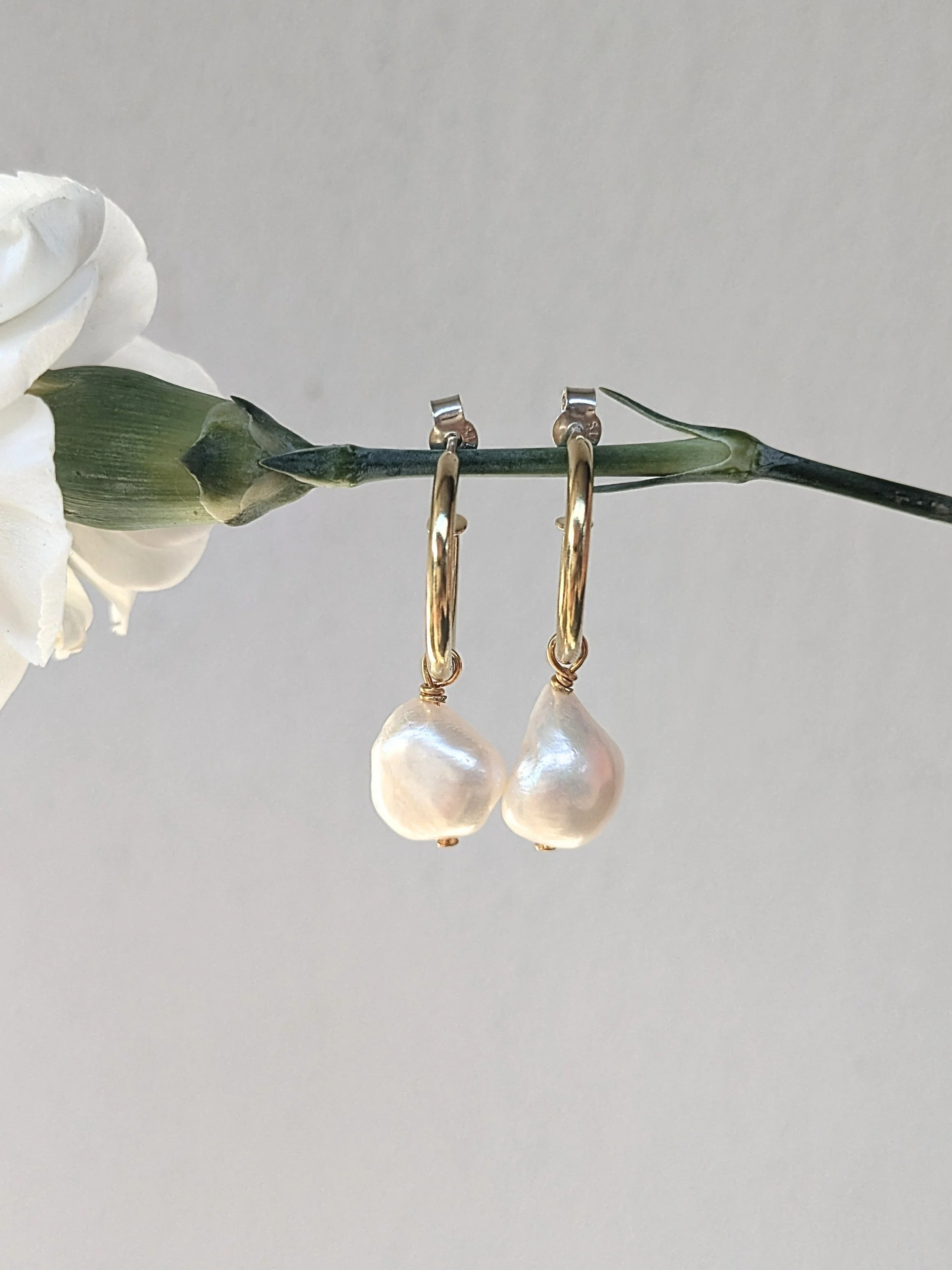 freshwater_pearl_brass_hoops_1_KH.jpg