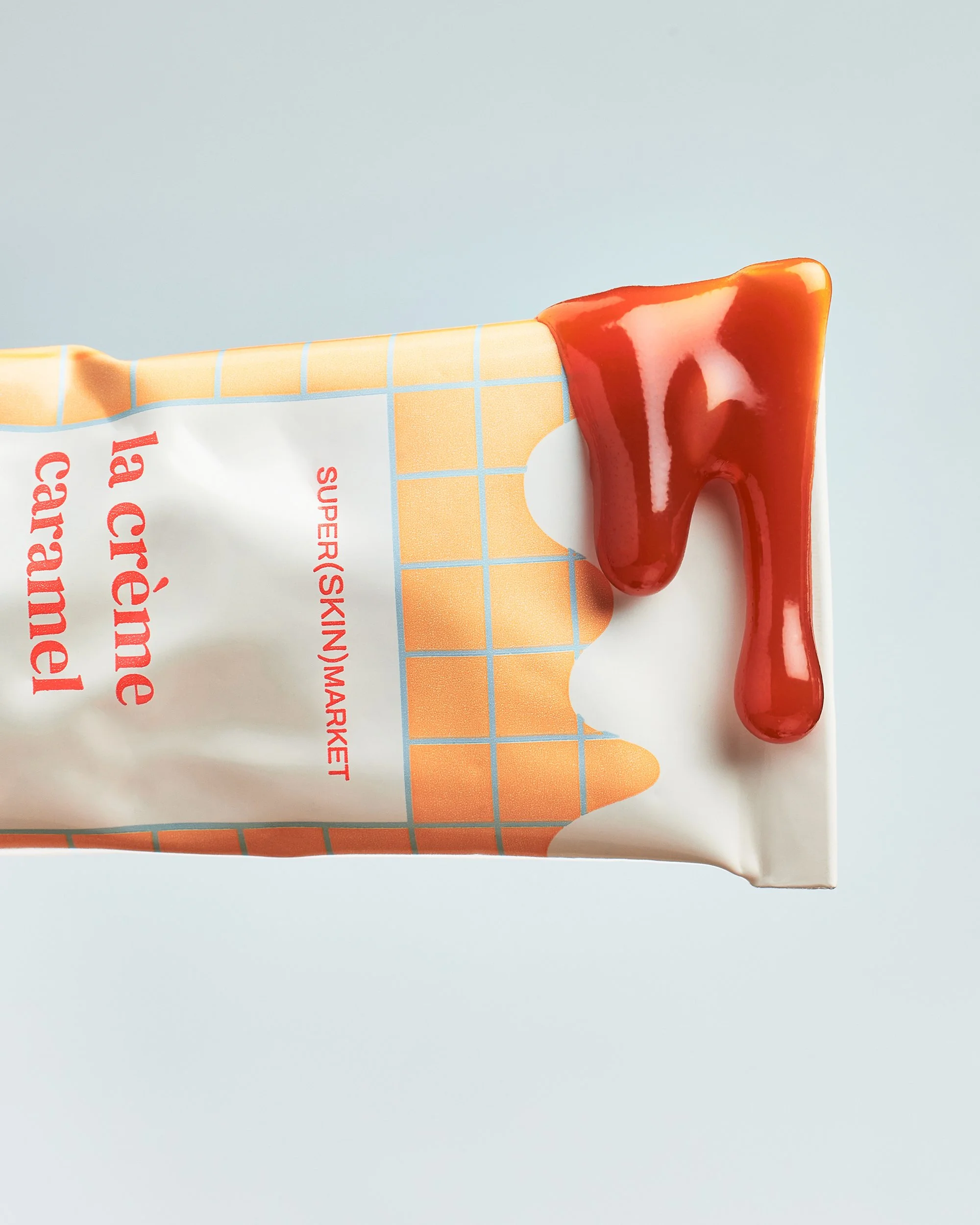 VERSATILE_Crème_Caramel Bottom BD.jpg