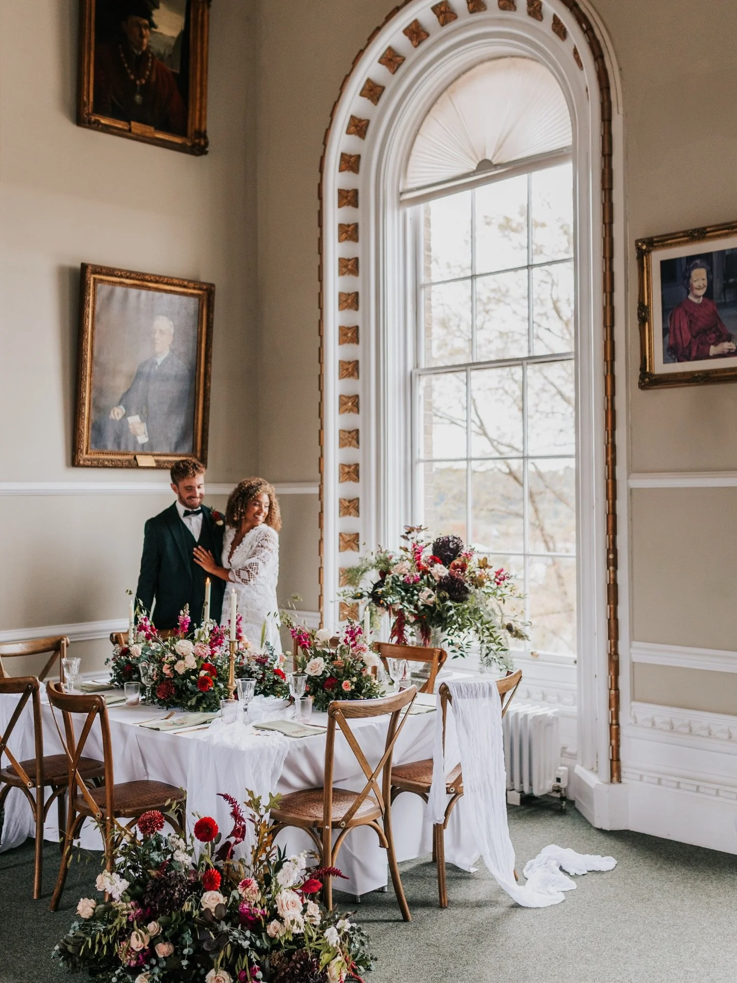 Moody autumn blooms, soft candlelight and the loveliest couple ✨

I can&rsquo;t wait to share more photos!

Florist @eveselegantflorals 
Planner &amp; Stylist @keshiracreativeevents
Photographer @lucy_davis_photography
HMUA @tonitoddbridal
Napkins &a