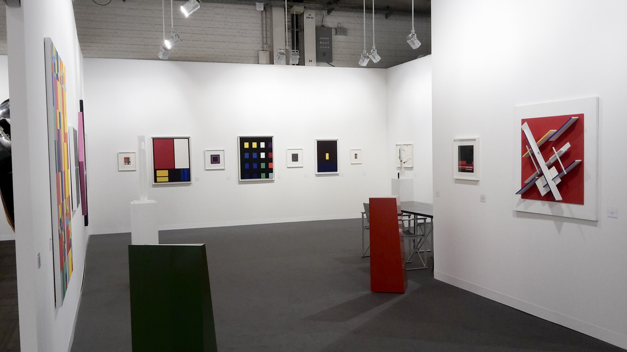 Charles Bézie, André Bloc, Ode Bertrand, Marcelle Cahn, Félix Del Marle, Jean-François Dubreuil, Georges Folmer, Jean-Michel Gasquet, Jean Gorin, Auguste Herbin, Gottfried Honegger, Frantisek Kupka, Aurélie Nemours, Luc Peire, Yves Popet, Henri Prosi