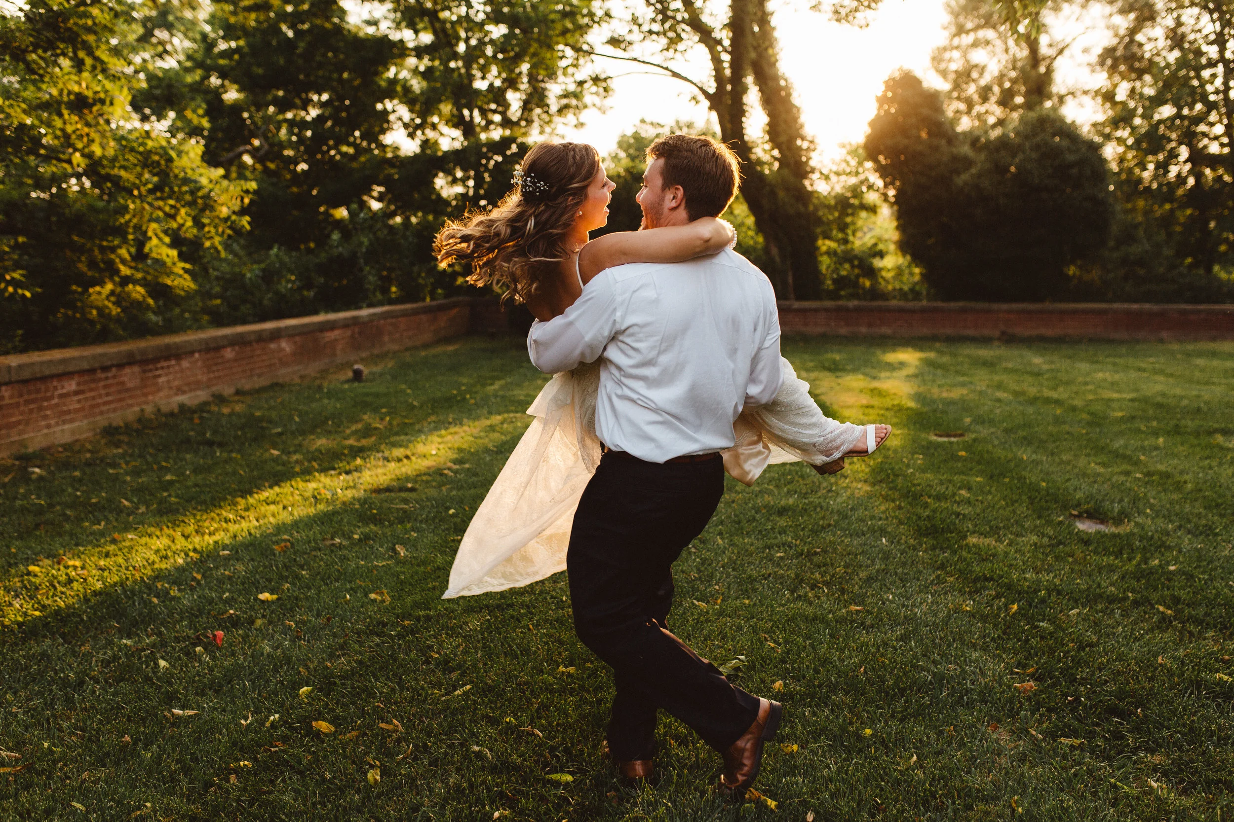 Louisville Gardencourt Summer Wedding 