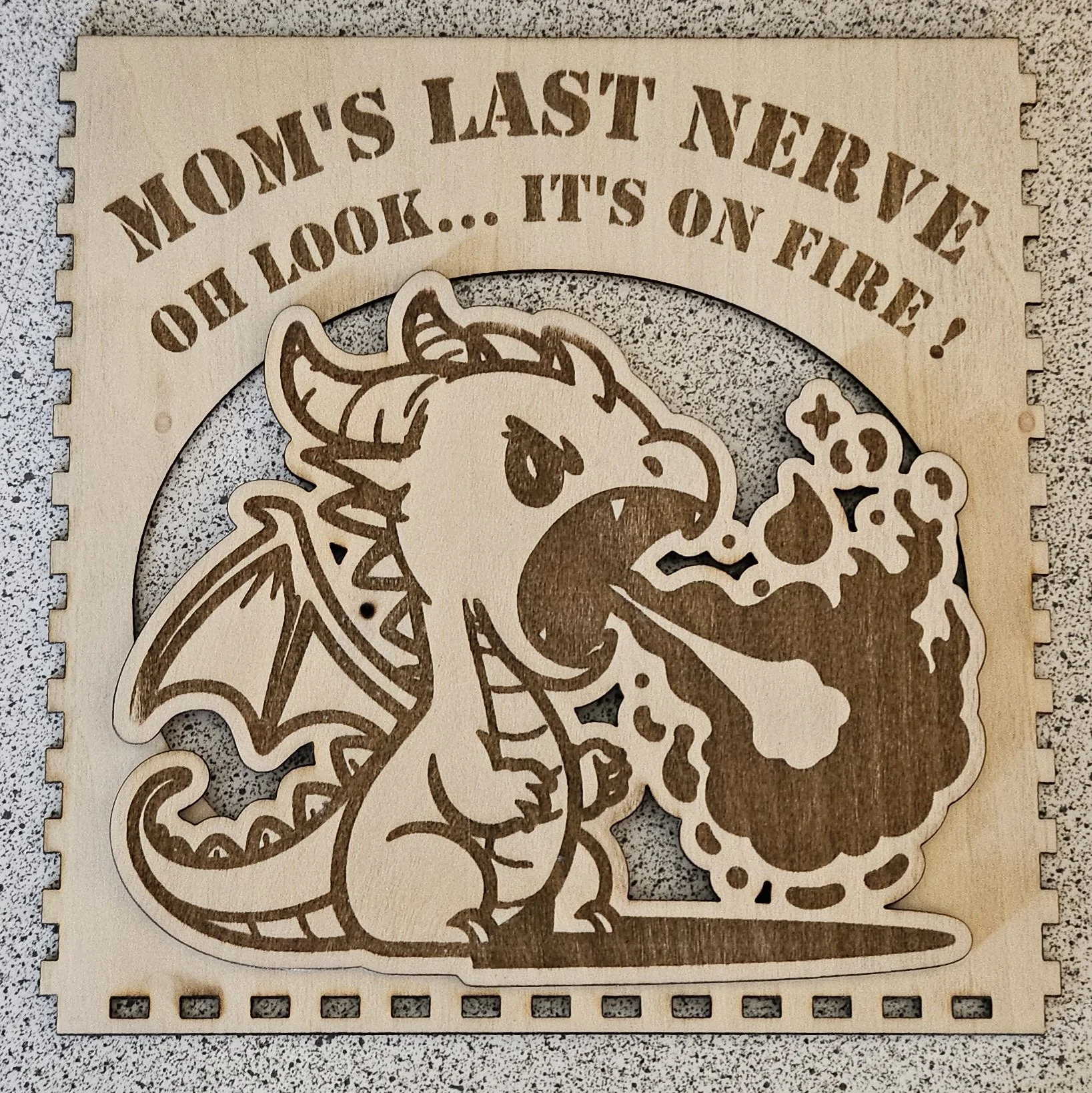 Panneau frontal d’une boite a lumières LED personnaliser. (Pré assemblage)