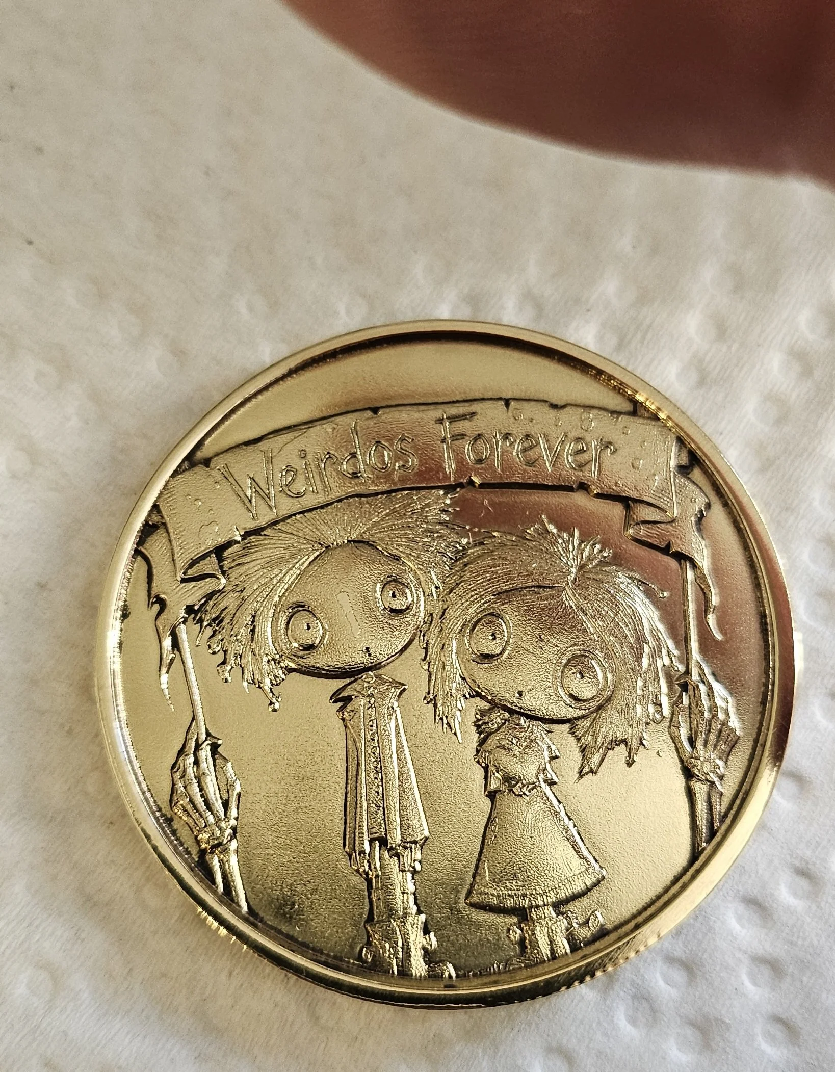 Pieces en laiton personnaliser unique « Weirdos Forever » coté B.