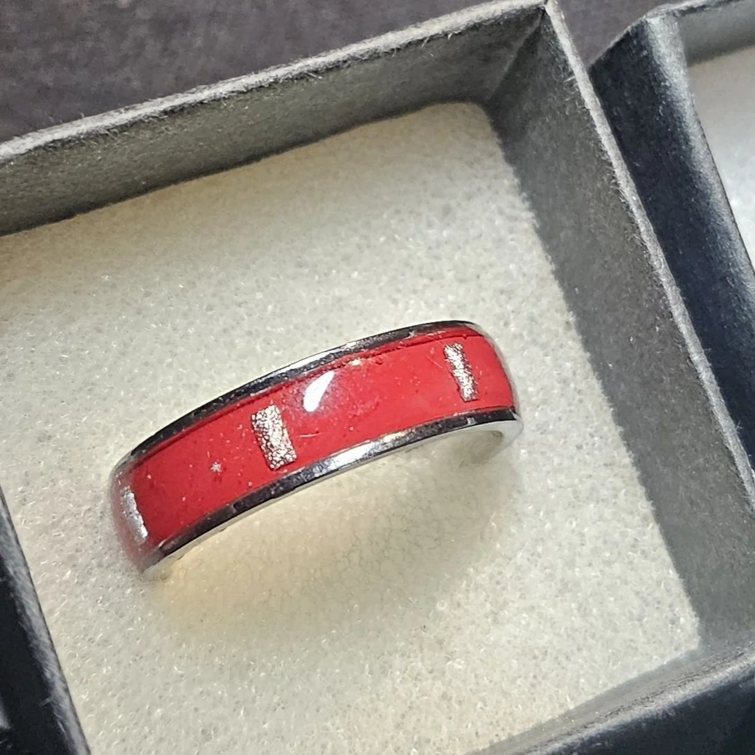 Jonc Rouge au Éclat Étincelant