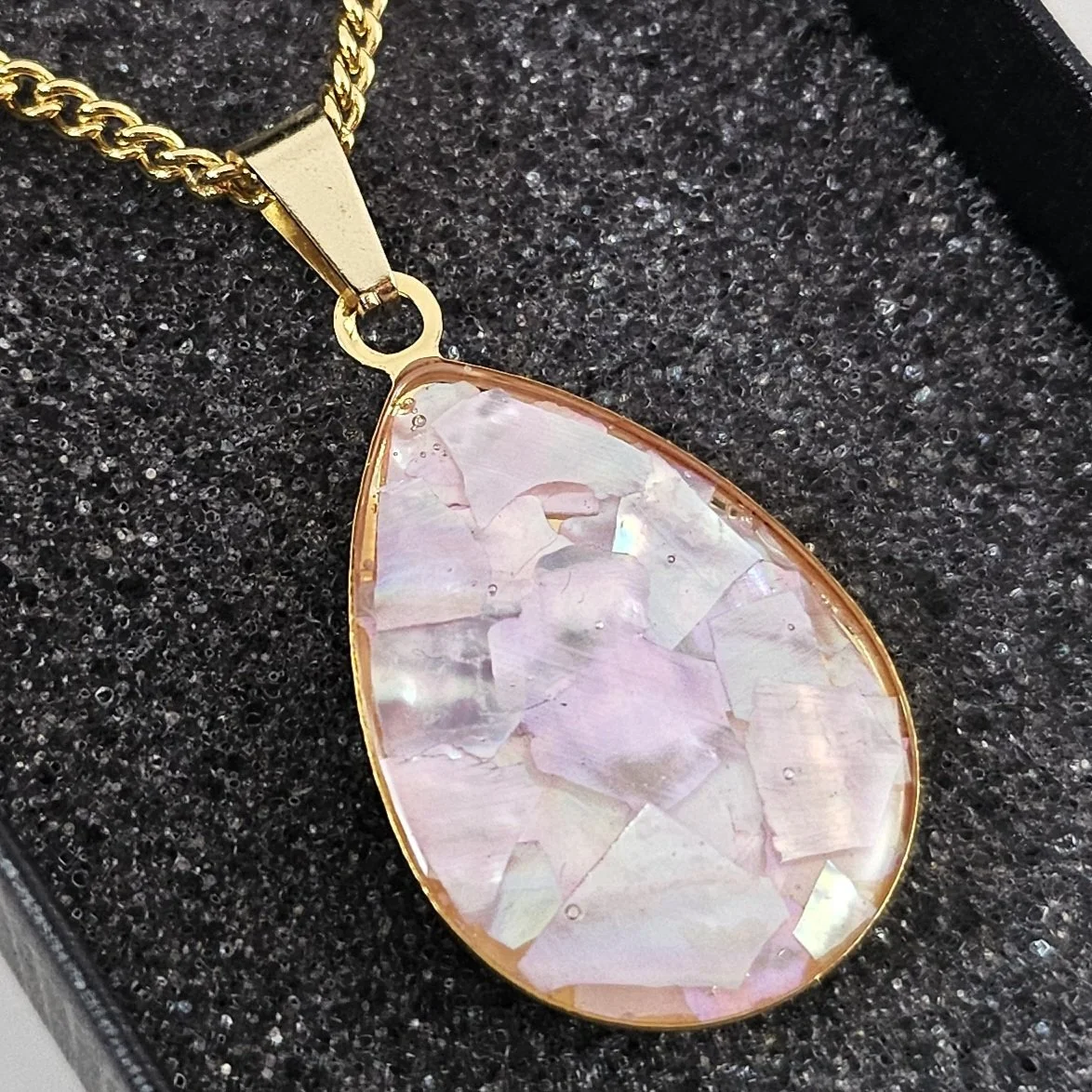 Pendentif Éclat Doré de Quartz Rose