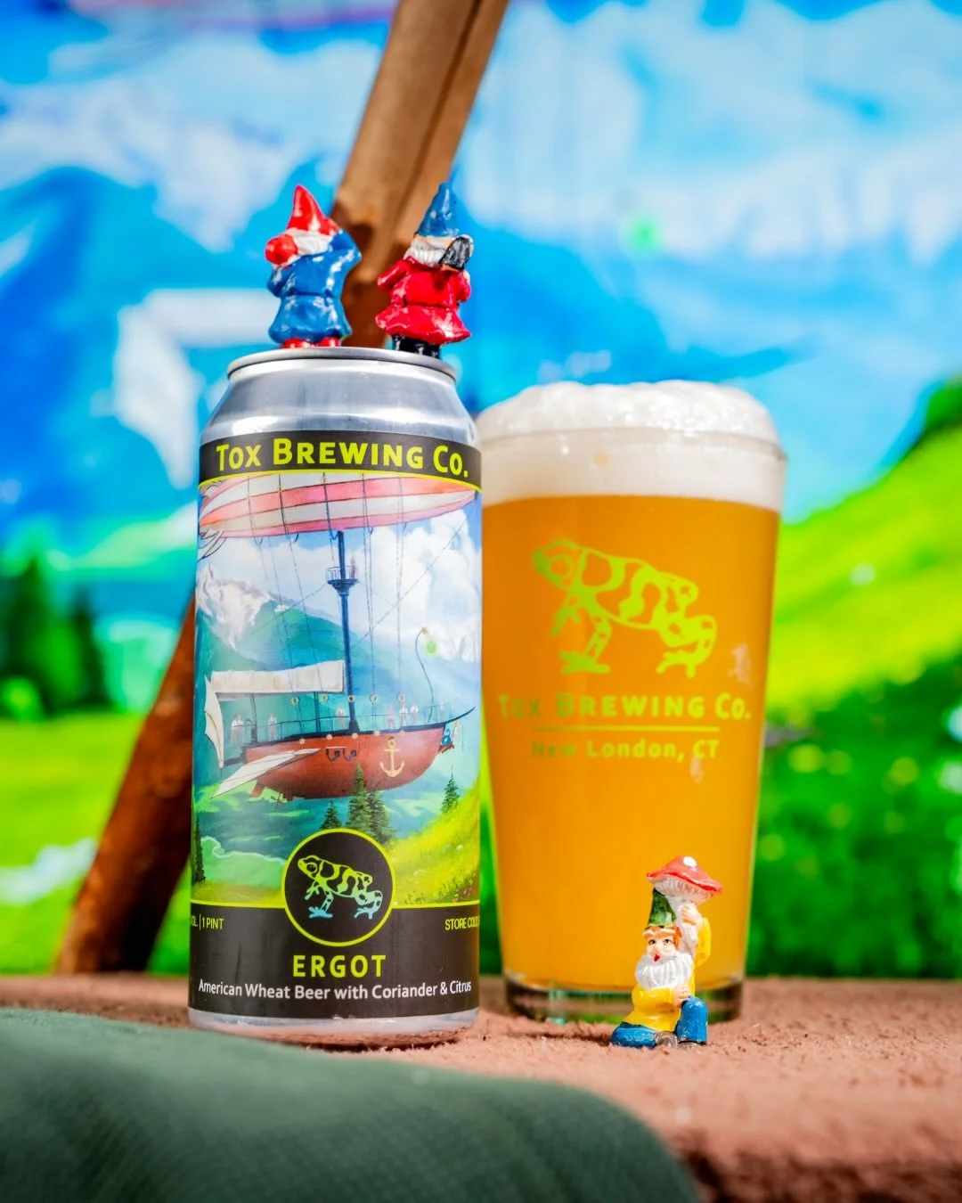 🦃 It's Friendsgiving at Tox! 
.
This means, fresh beer drops, food specials, specials on cans, LATE NIGHT HOURS, entertainment by @bradbenskomusic, and a brand new holiday ornament!.
🍊🌾 
We have a fresh batch of Ergot, our wheat beer with citrus a