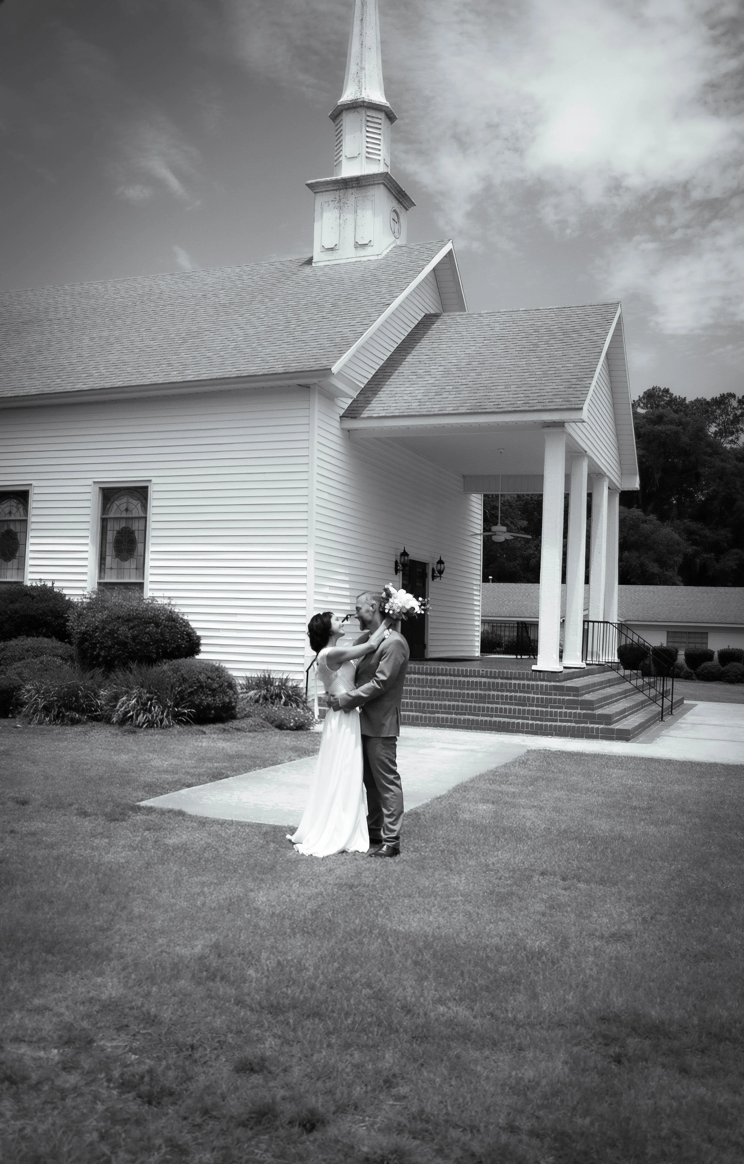 Bride&GroomOutside4.jpg