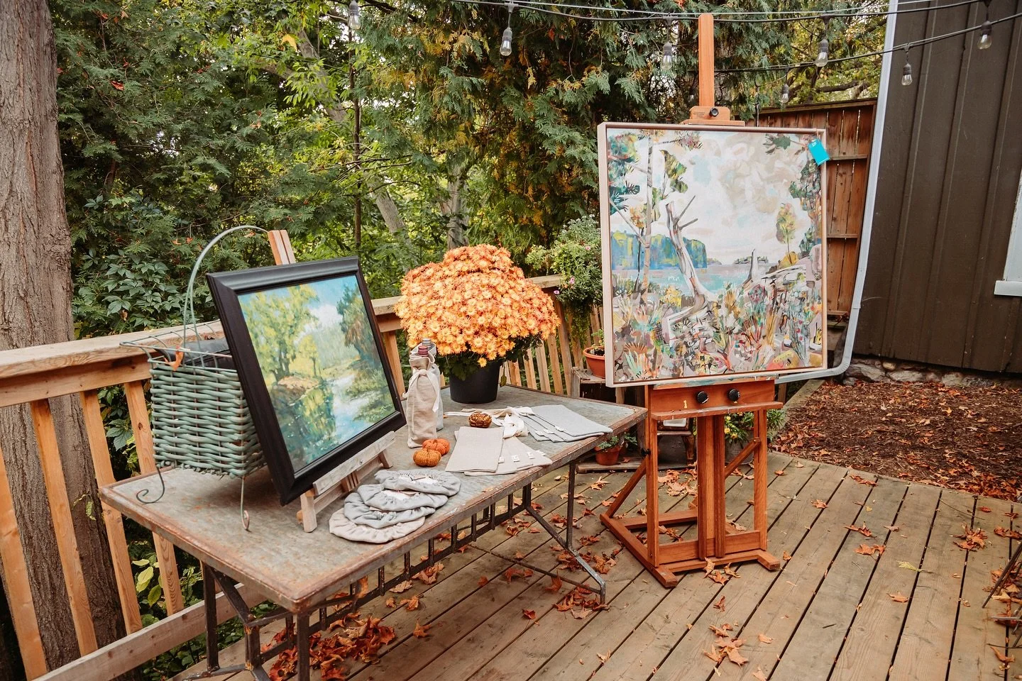 STAY + CREATE this October 🍂🎨 

We are excited to announce that we have teamed up with the fabulous @blue_thornbury for your autumn &ldquo;stay + create&rdquo; experience here in Thornbury!

✨Register for one of @blue_thornbury FALL WORKSHOPS
✨Rece
