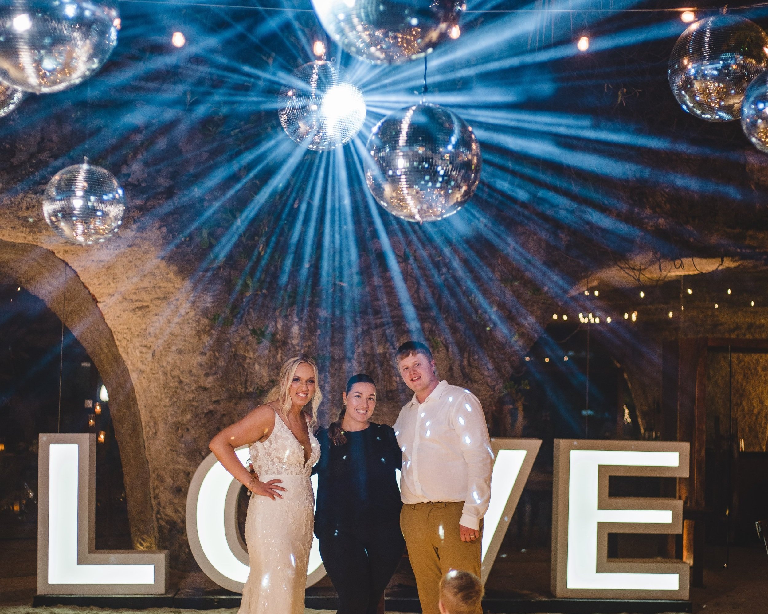 CLAU+Y+NOVIOS+2.jpg