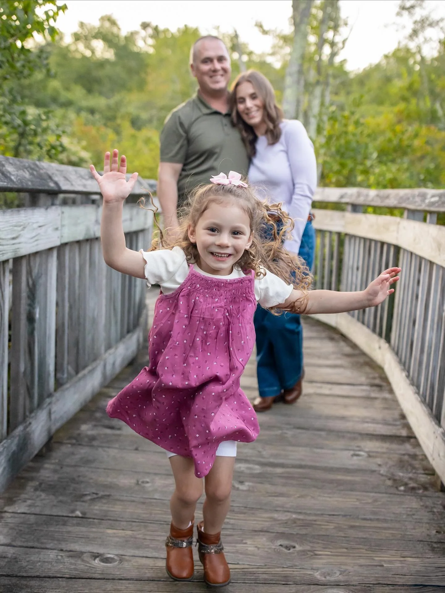 I can&rsquo;t get enough of this family &amp; their sweet daughter. These photos are pure gold. 🌲☀️

#ctfallfamilyphotos #ctfallfamilysession #ctfallphotography #ctfamilyphotography #ctfamilyphotoshoot #ctfamilysession
#connecticutphotographer #ctph
