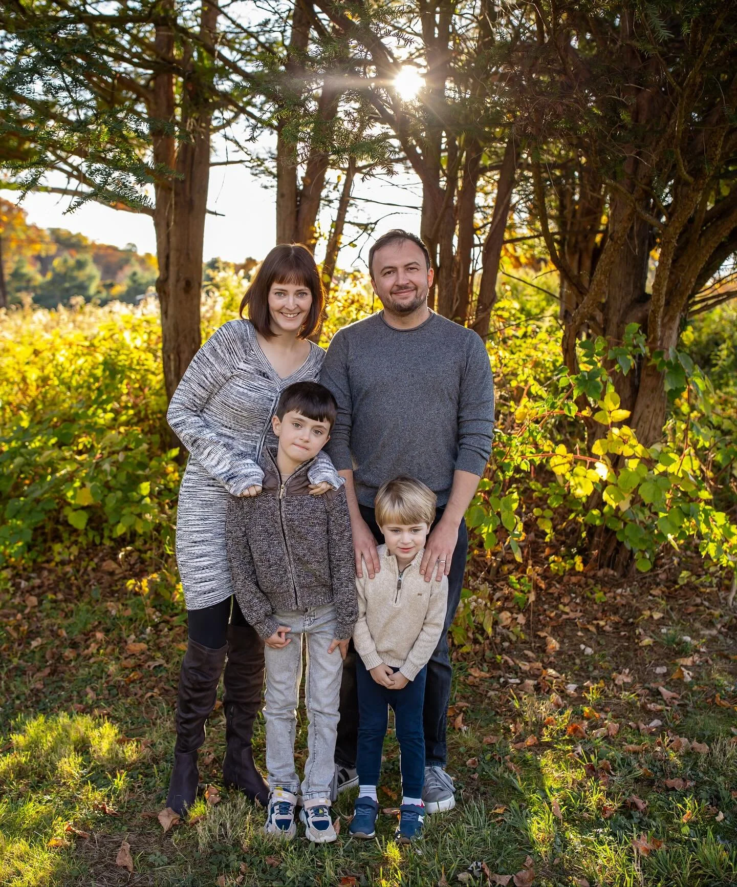 Gosh, my fall minis this year were so fun. This family was so kind and so loving. How awesome is it that I get to meet so many families &amp; capture these moments for them. 🥰🌲🍂☀️