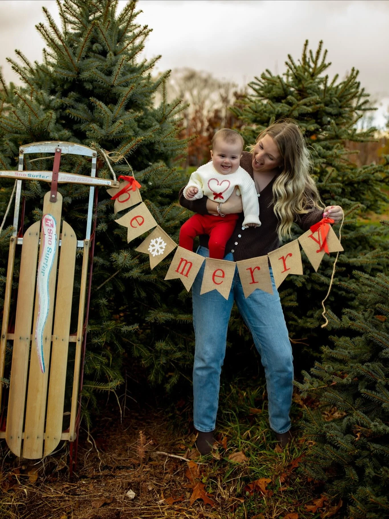 ARE YOU KIDDING ME WITH THIS MOTHER/DAUGHTER DUO?! Obsessed is a serious understatement. 😍😍😍

If you missed out&mdash;Saturday is sold out but I added more Sunday spots at Brooksvale Park in Hamden. Would love to see you there! ❄️❤️