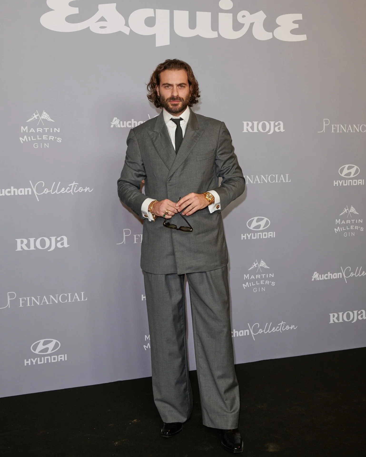 Ibrahim Al Shami J. (@ibrahimalshamij) en los Premios Hombres del A&ntilde;o de @esquirees

Look @casaotrura

📸 Guillermo Jim&eacute;nez

#Barazarte #IbrahimAlShamiJ