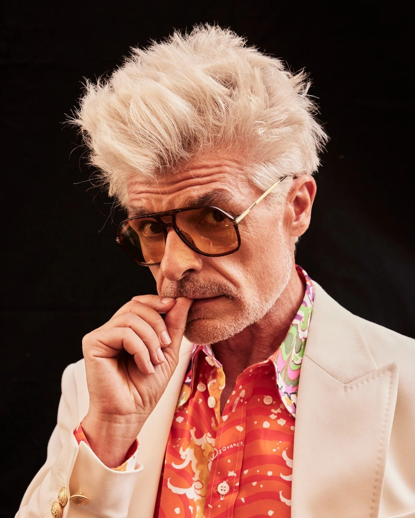 &ldquo;Por Cien Millones&rdquo; serie en la que Nacho Guerreros (@nachoguerreros) forma parte del reparto principal se estren&oacute; recientemente en el Festival de Cine de M&aacute;laga.

Dirige Nacho Garc&iacute;a Velilla.

Estreno en @movistarplu