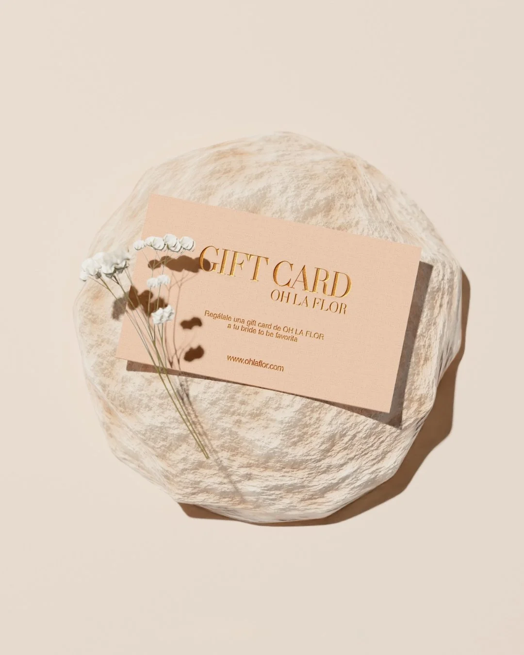 &iquest;C&oacute;mo funciona?⁠
⁠
⚪ Visita nuestra web: haz click en el link en bio.⁠
⚪ Selecciona el monto: elige el valor de la tarjeta directamente en la web.⁠
⚪ Env&iacute;o instant&aacute;neo: rec&iacute;bela en tu correo o env&iacute;ala a la pe