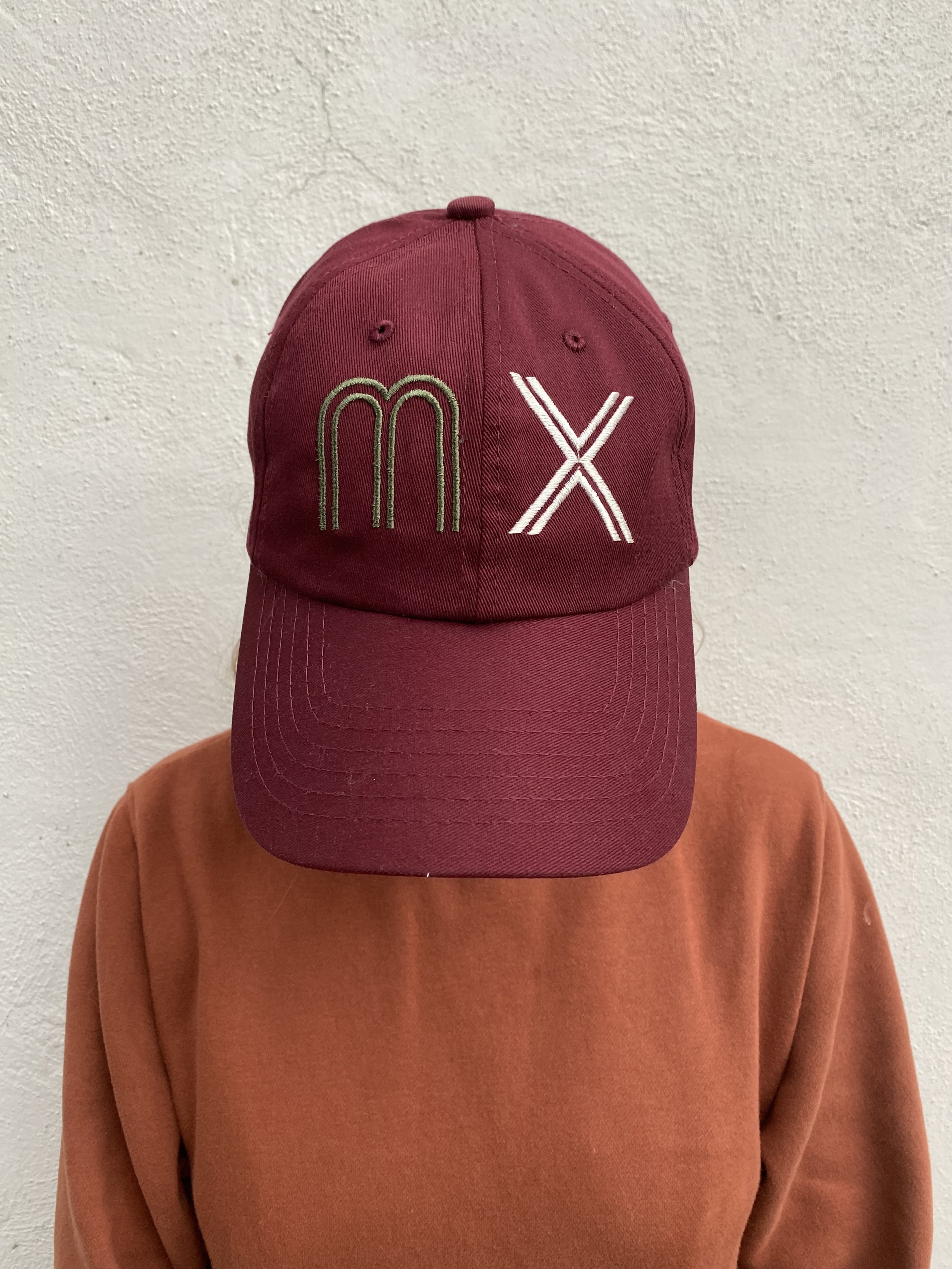 Gorra MX baseballera para llevar a México a todas partes. Perfecto regalo, souvenir o pieza para coleccionar.