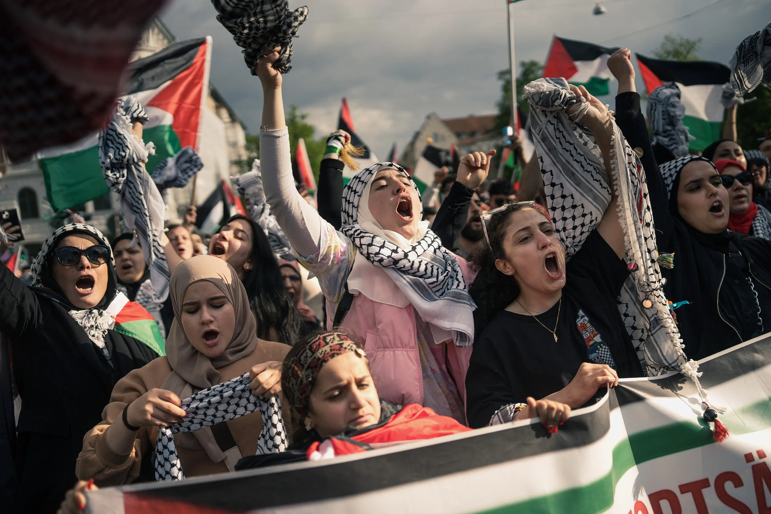 08-11130-eurovisiondemo-03 3000px.jpg