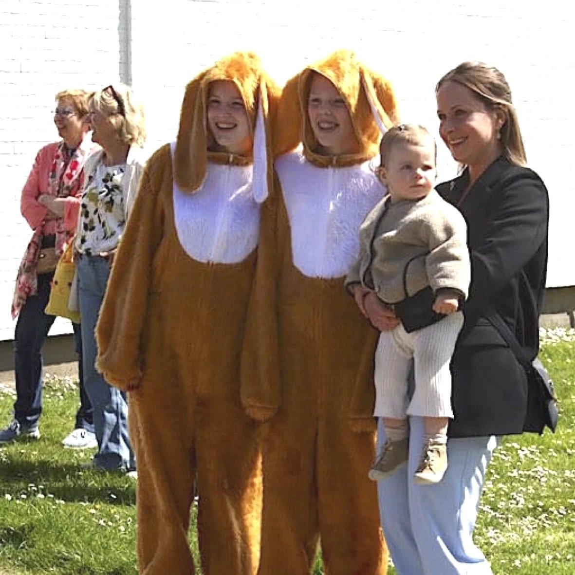 Paaseieren zoeken in park zorgcentrum Campagne
