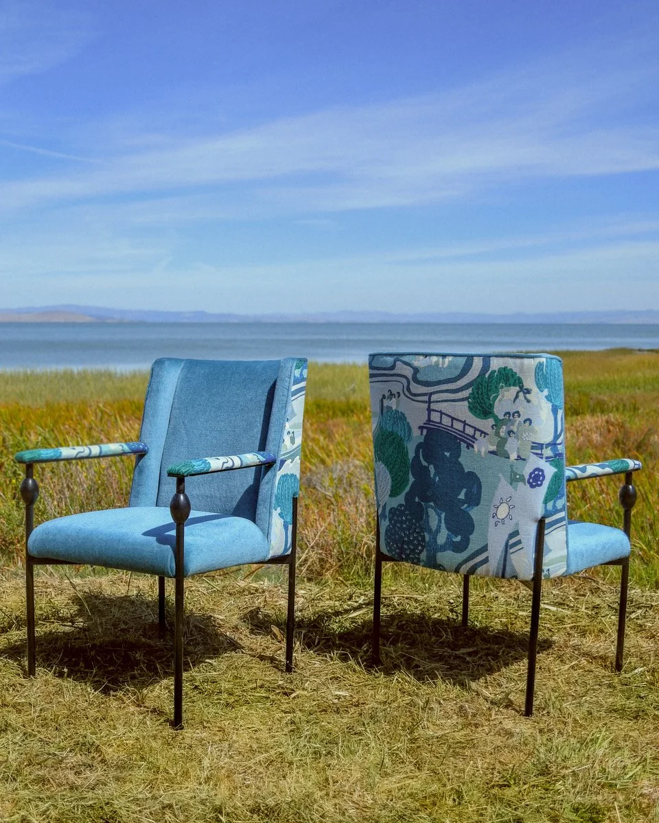 The big reveal! ✨ Our collaboration with @schumacher1889 and @makeithomebayarea is officially complete. These Clay Arm Chairs by @francoischampsaur have been beautifully reupholstered in Pearl River, a Schumacher fabric first introduced in 1918 and j
