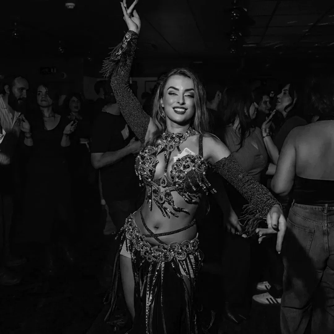 Belly+Dancer+Pic+Molly+1.webp