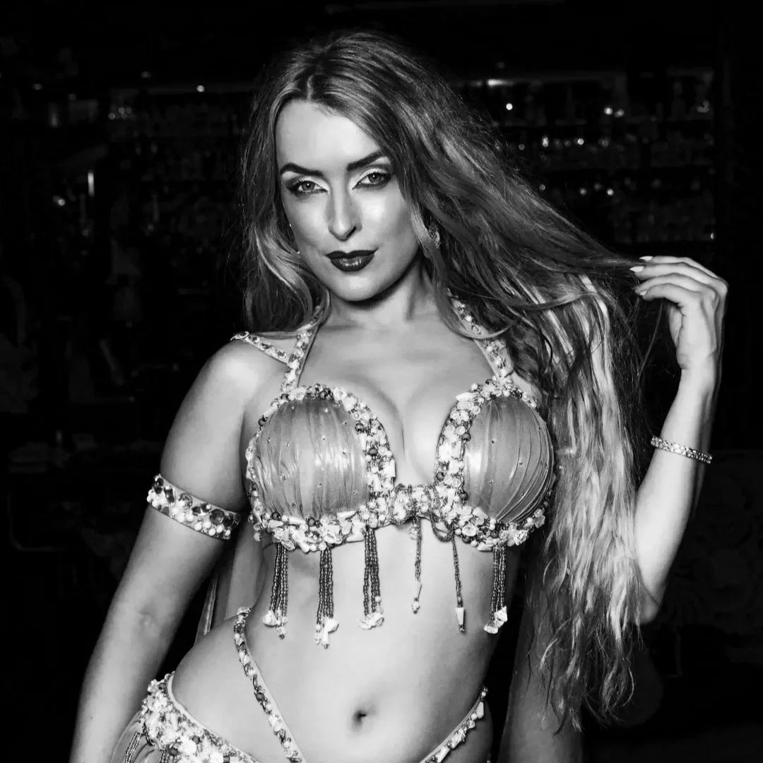Belly+Dancer+Pic+Molly+12.webp